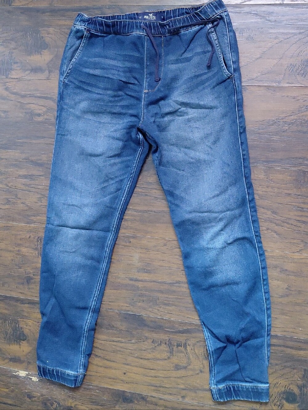 Hollister Men's Dark Blue Jogger Jeans